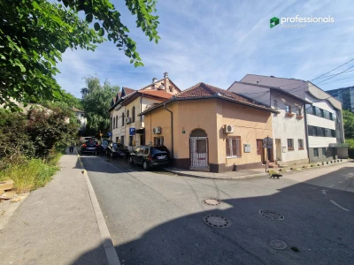 Renoviran stan Skenderija Centar Sarajevo 40 m2