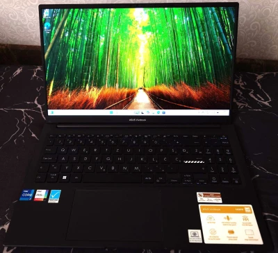 ASUS VivoBook 15 OLED / 3 godine garancije