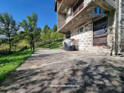 Vikendica sa zemljištem – Klanac / Kijevo / Trnovo