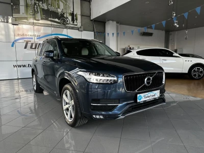 VOLVO XC90 2.0 D5 AWD MOMENTUM.
