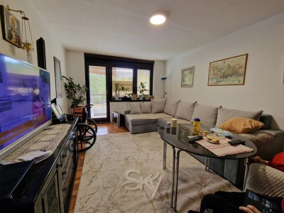 Trosoban Stan, Dobrinja 60m2 – Federacija