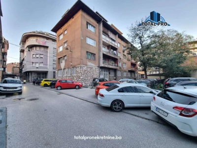 Četverosoban stan Hasana Kikića / Centar
