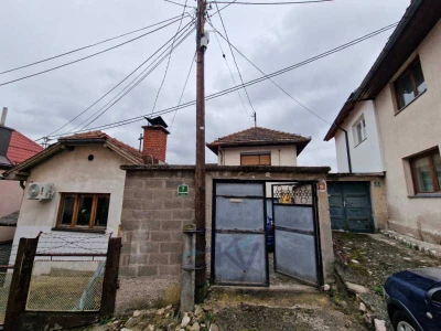 Kuća sa dvorištem Bjelave, Stari Grad