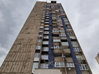 Dvosoban Stan, Trg Heroja