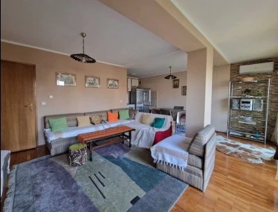 Stan u Kući, Skenderija