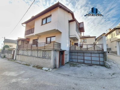 Kuća Kalhanski sokak / Vratnik