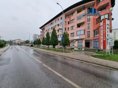 Poslovni prostor Vojvode Radomira Putnika / Lukavica