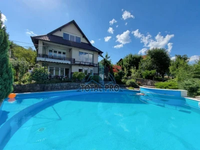 Vikendica sa bazenom Čelebići / Konjic