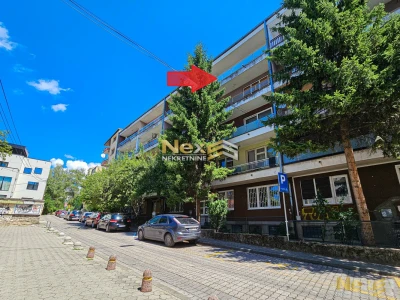 Moderno adaptiran dvoiposoban stan u Centru