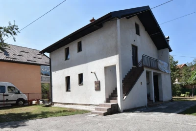 Kuća sa garažom i dvorištem, Sokolović Kolonija/Ilidža