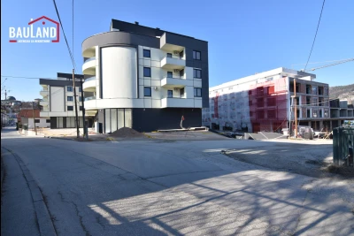 BAULAND/ Trosoban stan-65m2, balkon / Šip, Centar