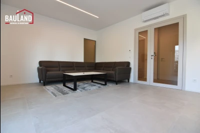 Četverosoban stan sa garažnim mjestom u Centru - [Iznajmljivanje]