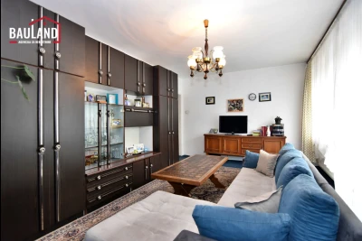 Trosoban stan na drugom spratu-84m2 / Grbavica