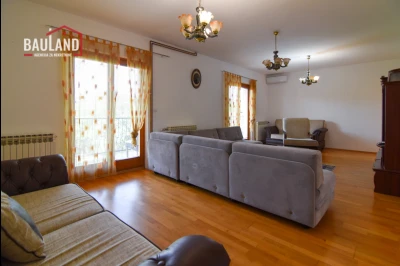 BAULAND/ Dvoetažni stan idealan za studente/ Hrasnica - [Iznajmljivanje]