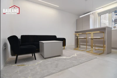 Trosoban, renoviran stan-I sprat / Marijin Dvor, Centar