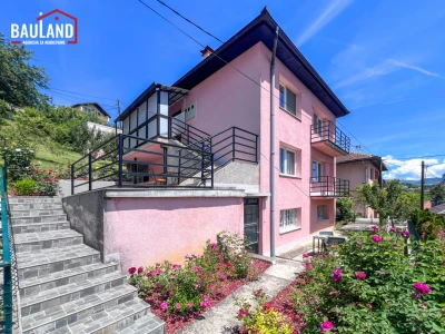 BAULAND/ Potpuno renovirana troetažna kuća/ Novo Sarajevo