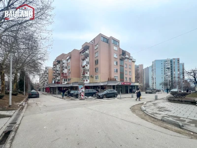 Šestosoban stan površine 112m2/ Alipašino Polje
