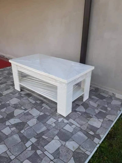 Stol za dnevni boravak