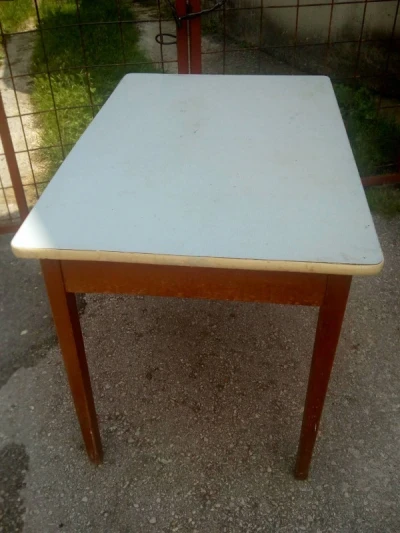 KUHINJSKI STO