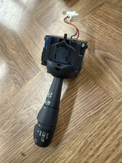 RUCKA ZA SVJETLO RENAULT CLIO 4