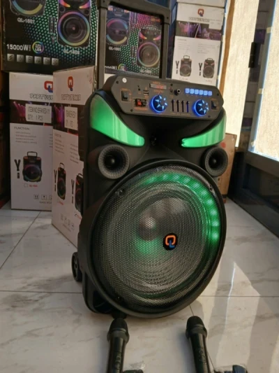 KARAOKE ZVUCNIK BLUETOOTH 15 2500 W SA DVA MIKROFONA