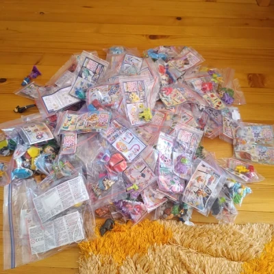 Kinder Lot od 400 figura