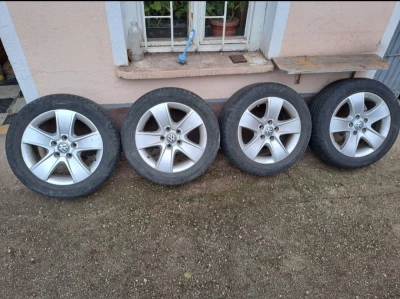 Ljetne gume 205/55/R16 sa alu felgama