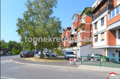 Četverosoban stan od 97m2 u ulici Antuna Hangija na Ciglanama