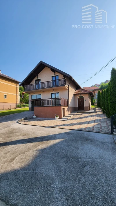 Kuća Hadžići 180 m², zemljište 891 m²