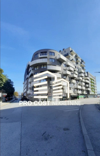 Trosoban stan Ilidža- Centar