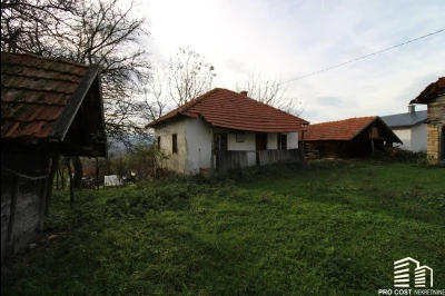 Vikendica Breza 114 m2 sa dvorištem 395 m2