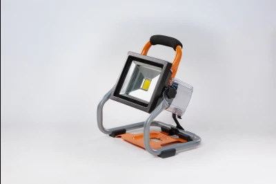 Fuse akumulatorski reflektor Villager VLN 9320