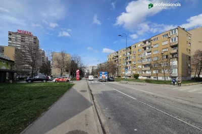 Renoviran stan Čengić Vila Novo Sarajevo 53 m2