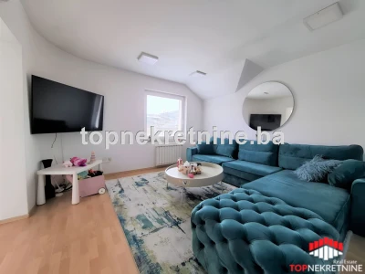 Namješten dvosoban stan od 56m2 sa 2 balkona i parking mjestom, Vojničko Polje