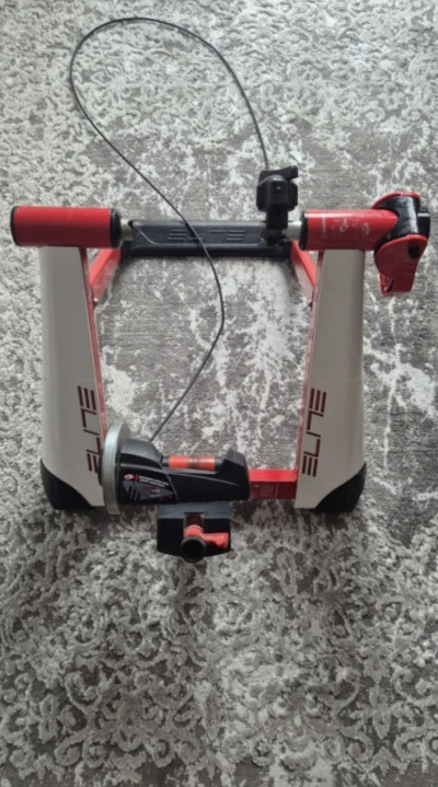 Elite trenažer za biciklo + Tacx guma