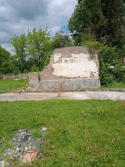 Sitna cigla i rijecni kamen